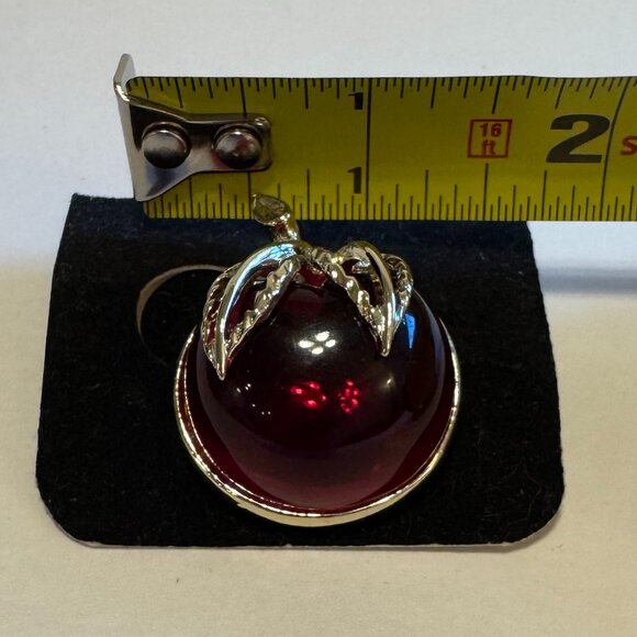 Vintage Sarah Coventry Apple Pin - Picture 4 of 4